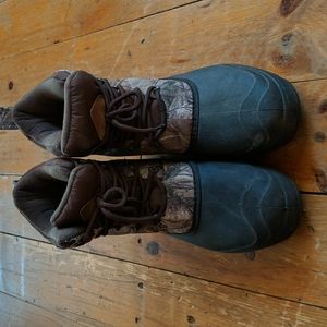 Camo men's boots